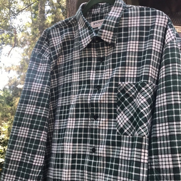 Men's Plaid Button Down Shirt - Picture 2 of 4